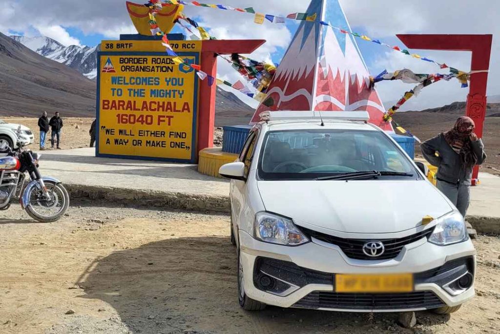 Chandigarh to Manali Taxi