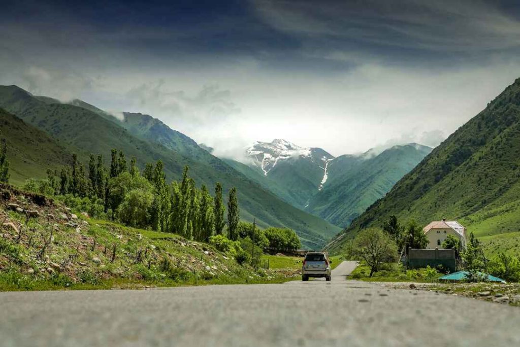 Delhi to Manali Taxi Service